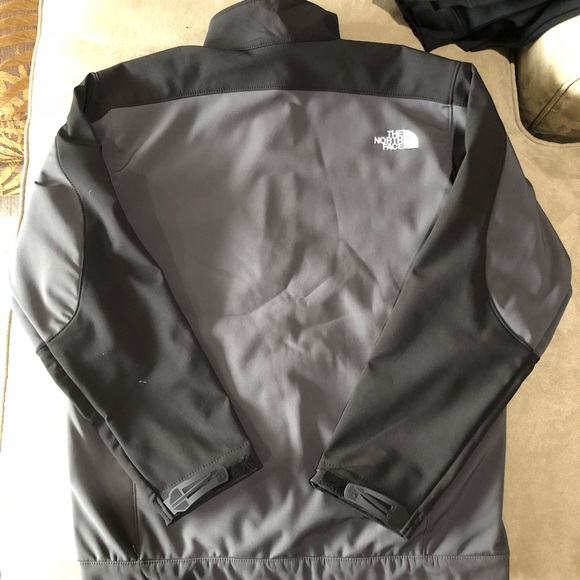 ❌SOLD❌ The North Face Zip-up Jacket (Grey) - Picture 5 of 8